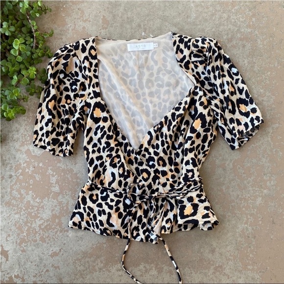 Leopard wraparound top - Picture 5 of 7